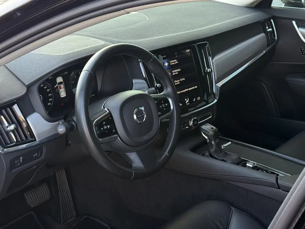 Volvo S90 2.0 T4 Momentum uit 2020, foto 2