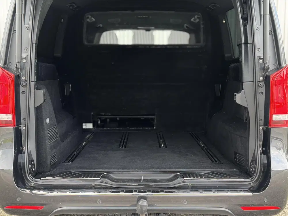 Mercedes-Benz V-Klasse 300d AMG Extra Lang DC L2H1 Avantgard uit 2019, foto 13