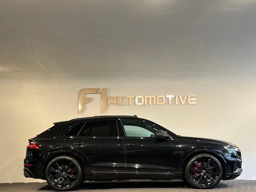Audi SQ8 4.0 TFSI quattro Carbon uit 2022, foto 10