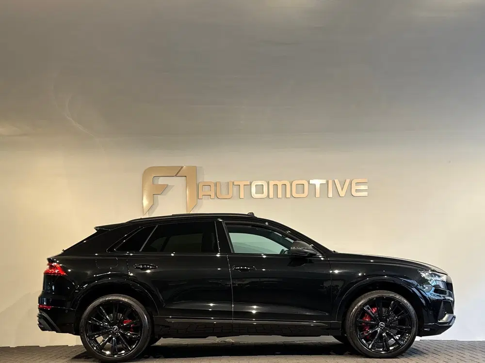 Audi SQ8 4.0 TFSI quattro Carbon uit 2022, foto 11