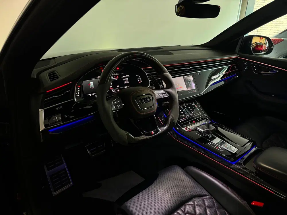Audi SQ8 4.0 TFSI quattro Carbon uit 2022, foto 2