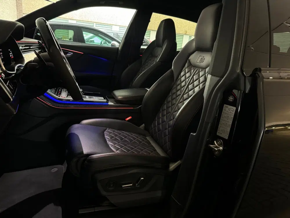 Audi SQ8 4.0 TFSI quattro Carbon uit 2022, foto 5