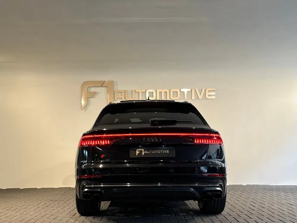 Audi SQ8 4.0 TFSI quattro Carbon uit 2022, foto 8