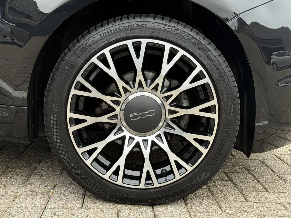 Fiat 500 1.0 Hybrid Dolcevita l PANO-DAK l LEDER l uit 2022, foto 12