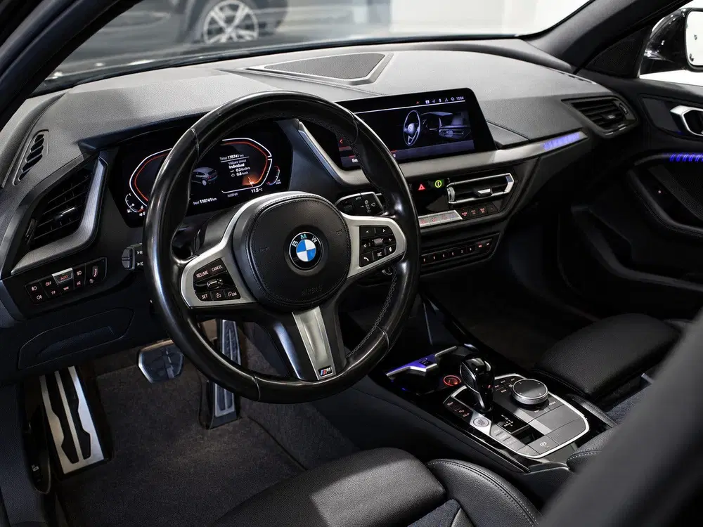 BMW 1-serie 118i uit 2022, foto 10