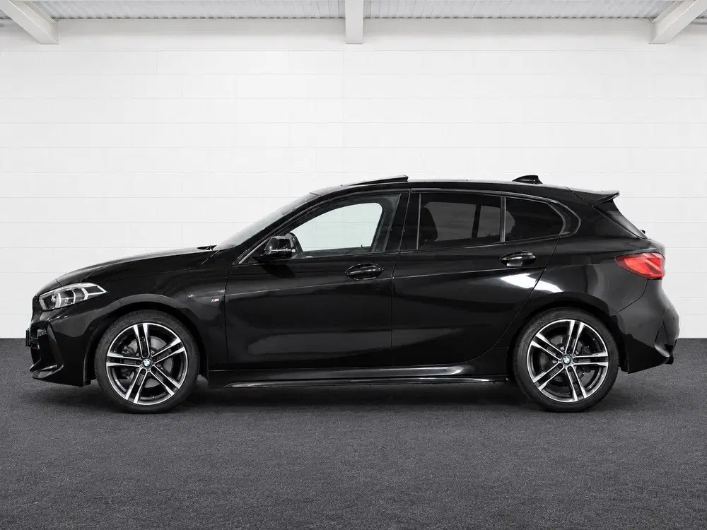 BMW 1-serie 118i uit 2022, foto 5