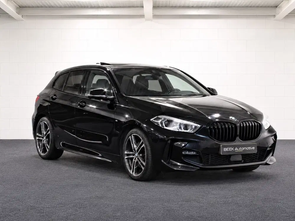 BMW 1-serie 118i uit 2022, foto 6