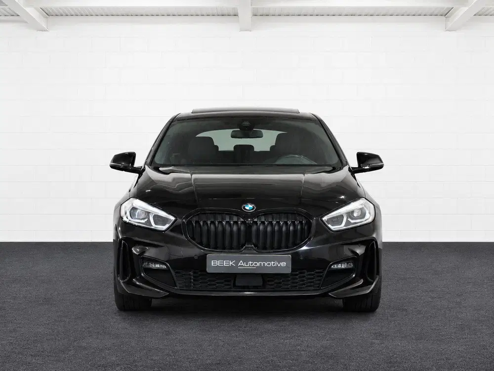 BMW 1-serie 118i uit 2022, foto 8