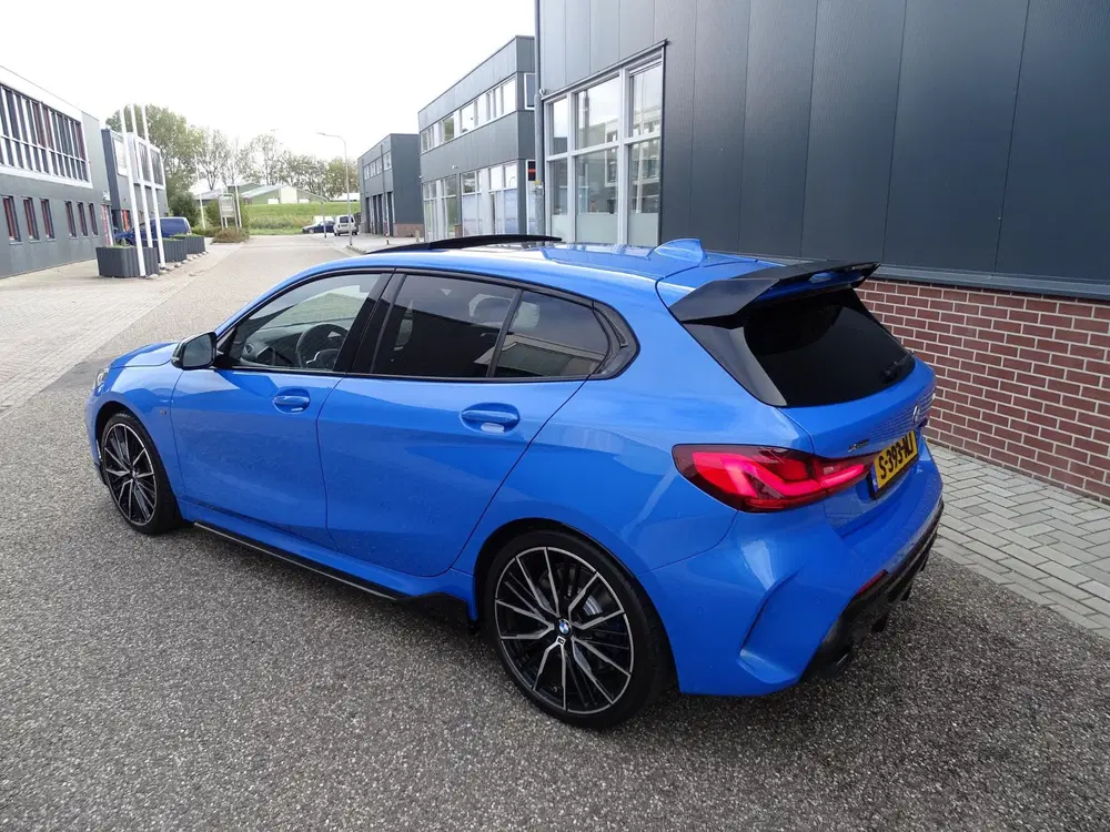 BMW 1-serie xDrive High Executive PANORAMADAK uit 2021, foto 3