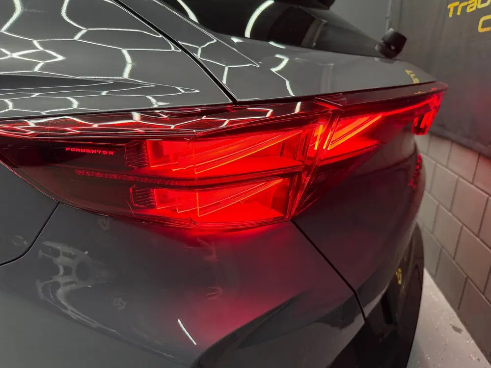 Cupra Formentor 1.5 TSI e-Hybrid PANO-KEYLESS-CAM-ACC-CARP uit 2024, foto 12