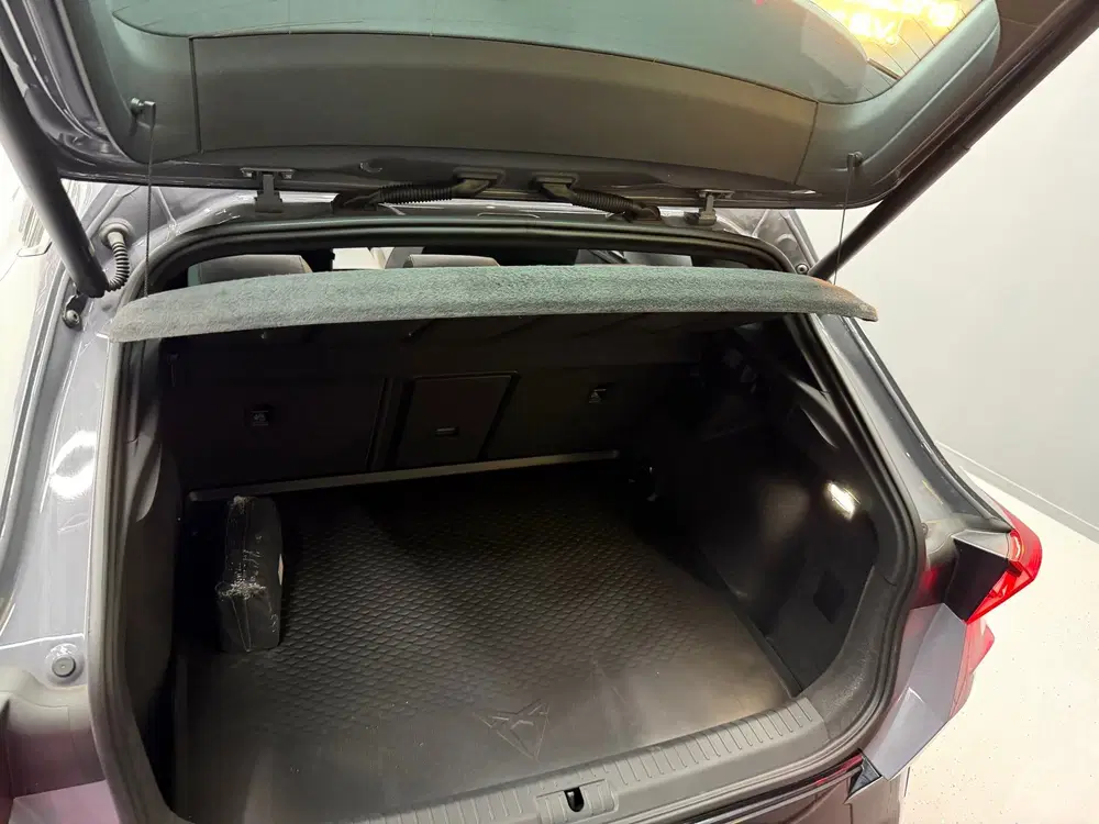 Cupra Formentor 1.5 TSI e-Hybrid PANO-KEYLESS-CAM-ACC-CARP uit 2024, foto 14