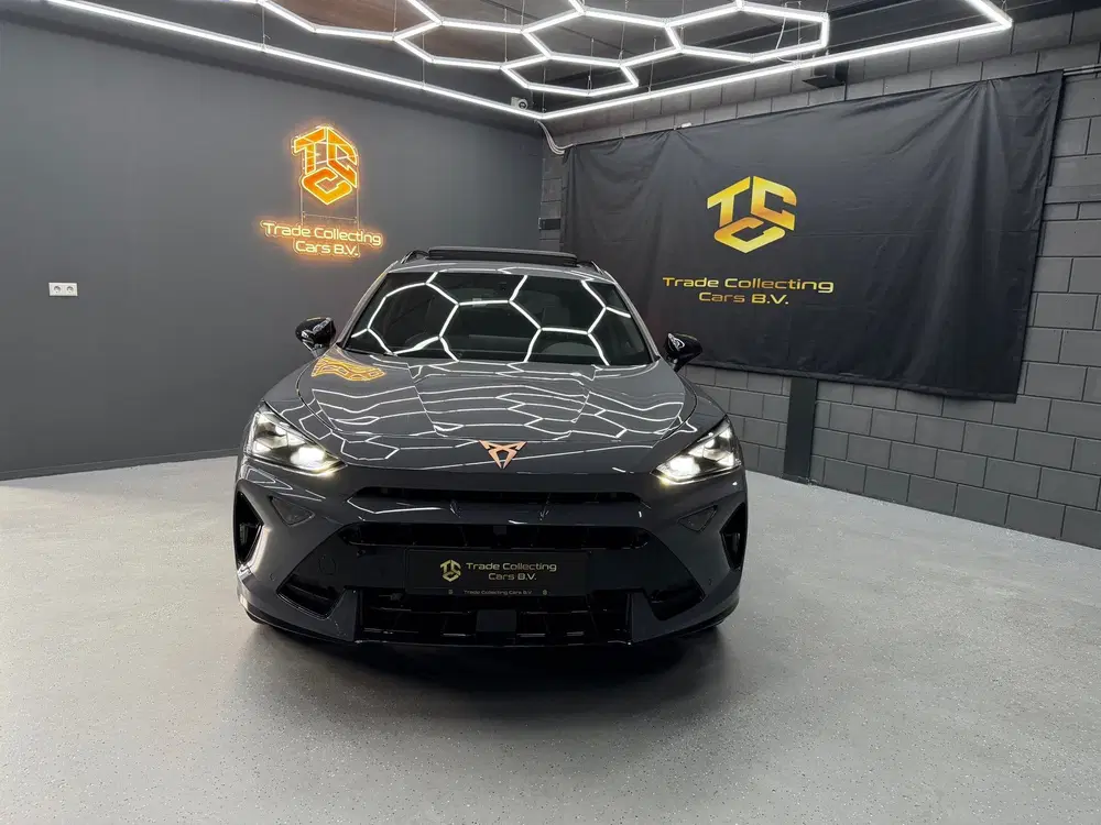 Cupra Formentor 1.5 TSI e-Hybrid PANO-KEYLESS-CAM-ACC-CARP uit 2024, foto 2