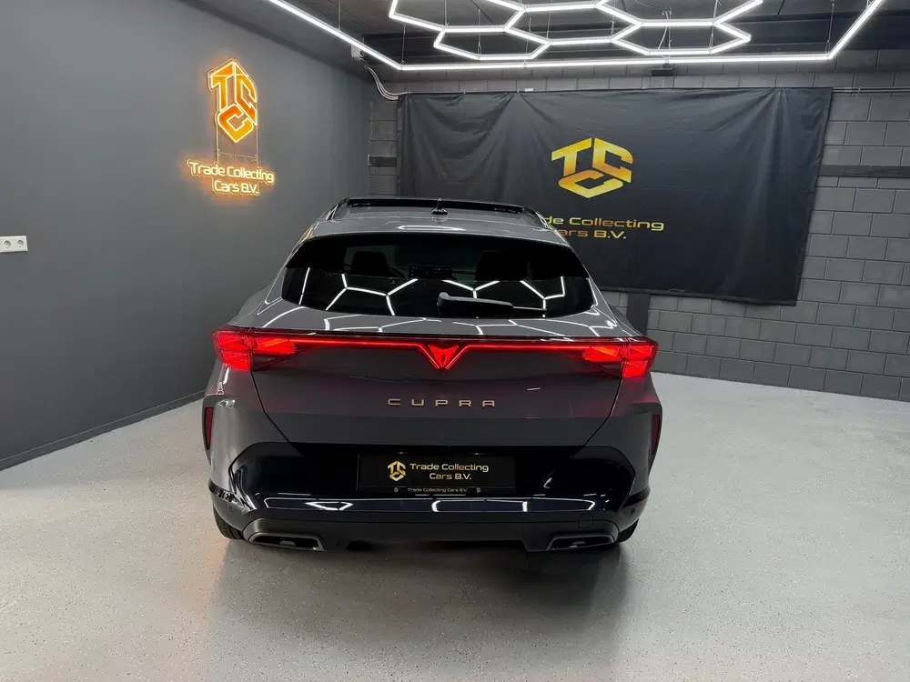 Cupra Formentor 1.5 TSI e-Hybrid PANO-KEYLESS-CAM-ACC-CARP uit 2024, foto 5