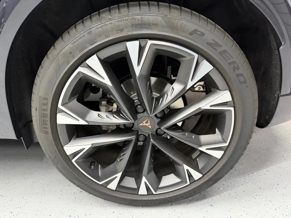Cupra Formentor 1.5 TSI e-Hybrid PANO-KEYLESS-CAM-ACC-CARP uit 2024, foto 9