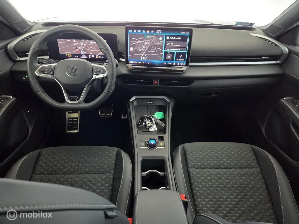 Volkswagen T-Roc 1.5 eTsi 150PK R-Line First Edition trekha uit 2026, foto 8