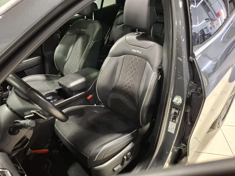 Kia Sportage 1.6 T-GDi Hybrid GT-Line Stoel en stuur ve uit 2023, foto 11