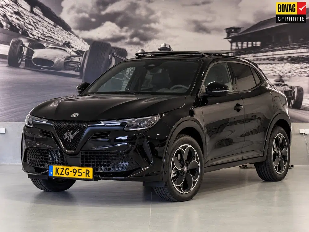 Alfa Romeo Junior 1.2 Turbo Hybrid Ibrida Ti Black Edition uit 2026
