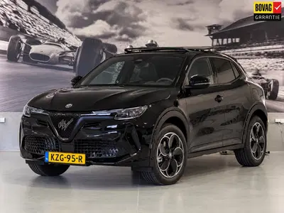Alfa Romeo Junior 1.2 Turbo Hybrid Ibrida Ti Black Edition uit 2026