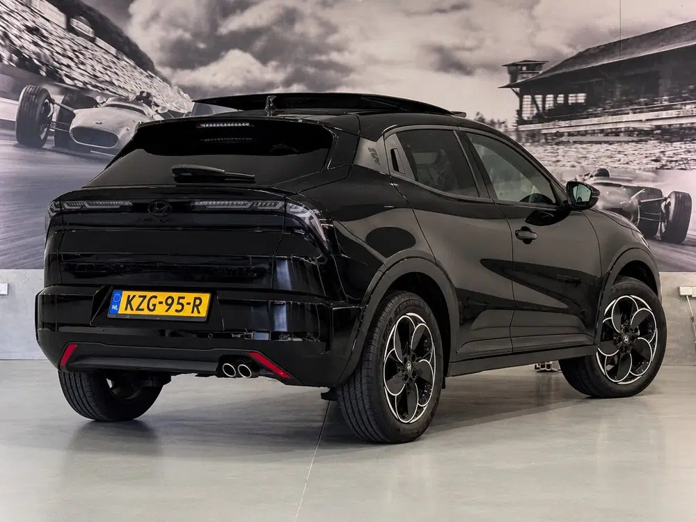 Alfa Romeo Junior 1.2 Turbo Hybrid Ibrida Ti Black Edition uit 2026, foto 2