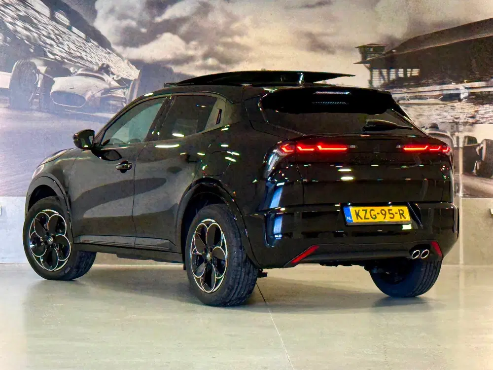 Alfa Romeo Junior 1.2 Turbo Hybrid Ibrida Ti Black Edition uit 2026, foto 6