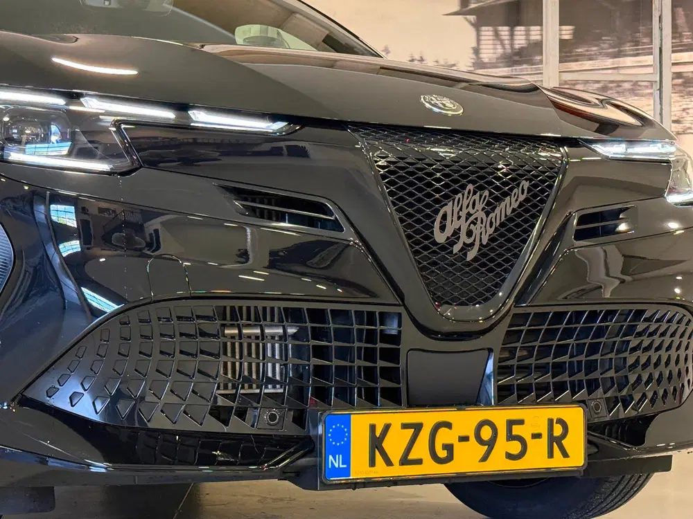 Alfa Romeo Junior 1.2 Turbo Hybrid Ibrida Ti Black Edition uit 2026, foto 8