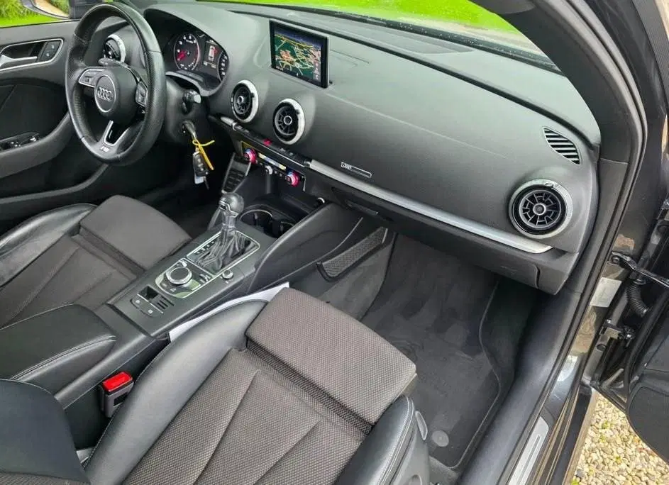 Audi A3 35 TFSI S-Line uit 2019, foto 11