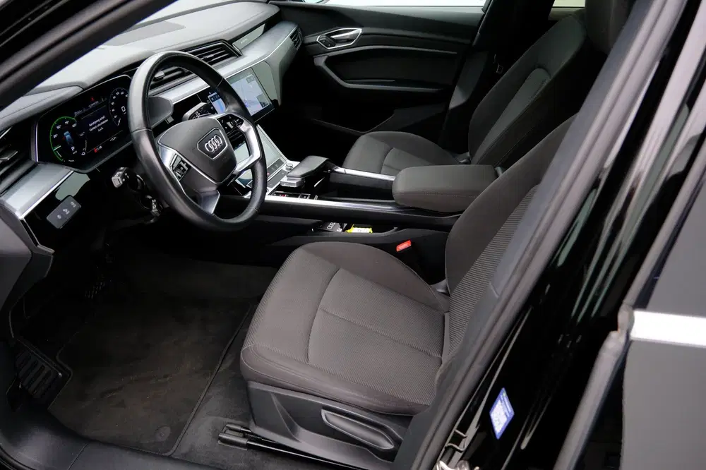Audi e-tron 55 quattro 408pk edition 95 kWh Aut. V uit 2022, foto 2
