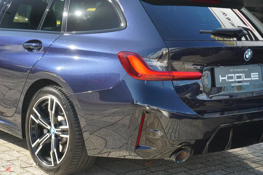 BMW 3-serie 320e High Executive uit 2023, foto 14