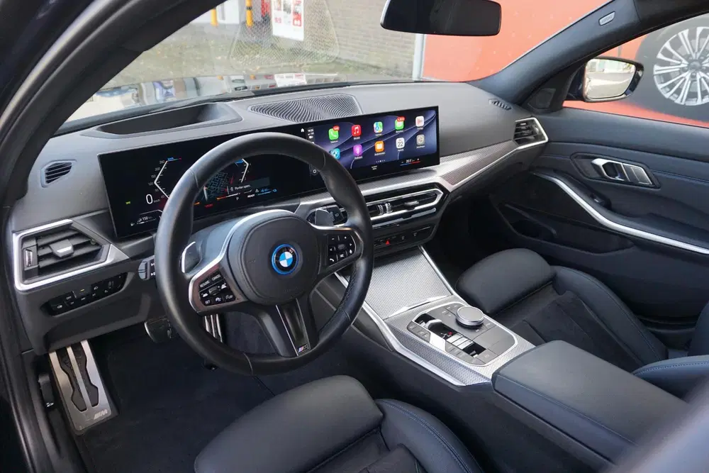 BMW 3-serie 320e High Executive uit 2023, foto 15