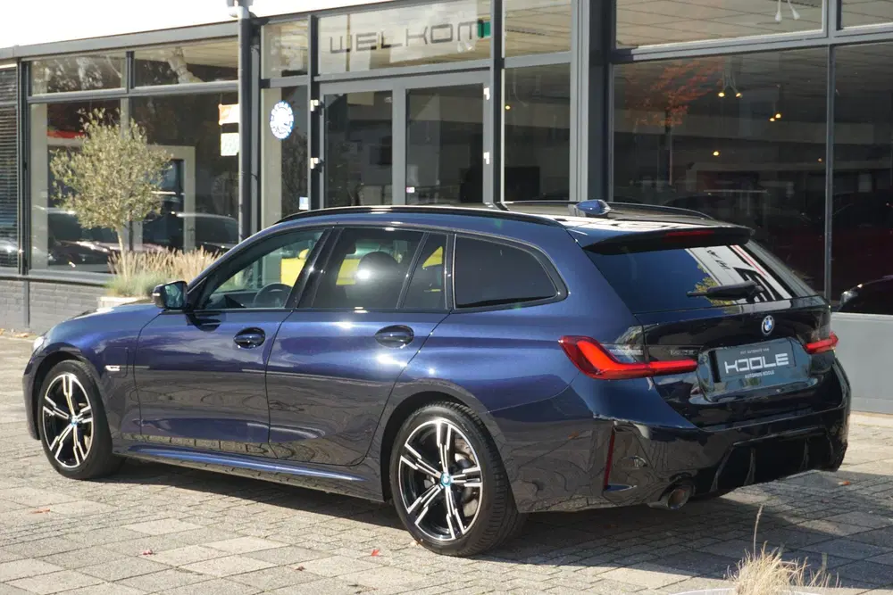 BMW 3-serie 320e High Executive uit 2023, foto 3