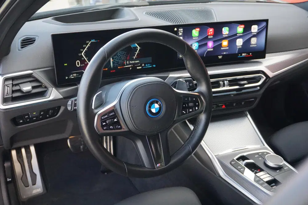BMW 3-serie 320e High Executive uit 2023, foto 4
