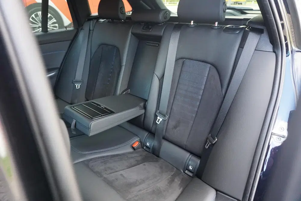 BMW 3-serie 320e High Executive uit 2023, foto 6