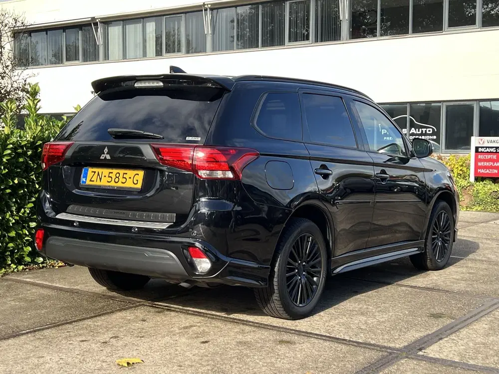 Mitsubishi Outlander 2.4 PHEV Instyle+ uit 2019, foto 2