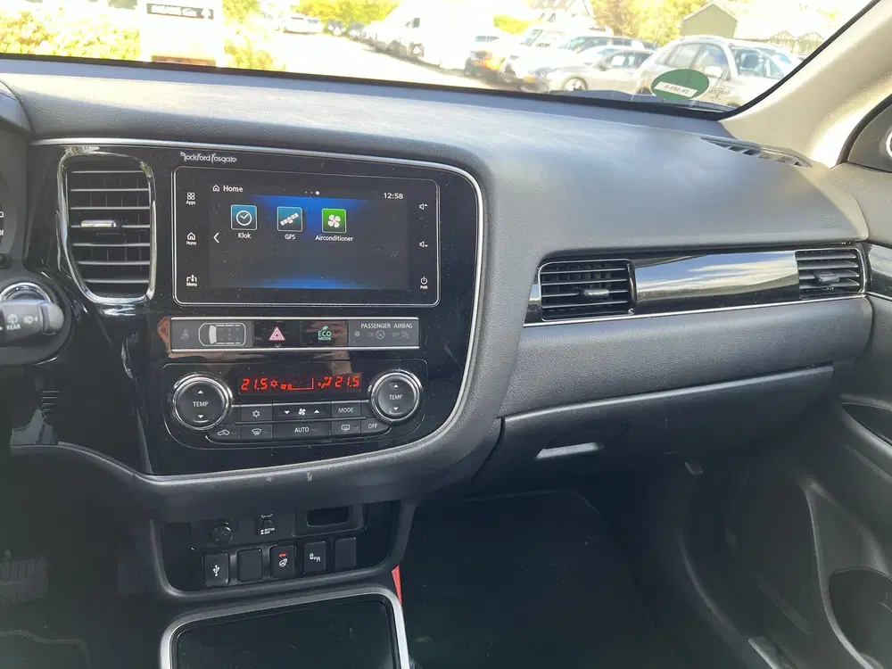 Mitsubishi Outlander 2.4 PHEV Instyle+ uit 2019, foto 8