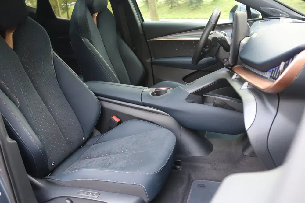 Cupra Tavascan VZ Adrenaline 82 kWh 340PK Pano uit 2024, foto 11