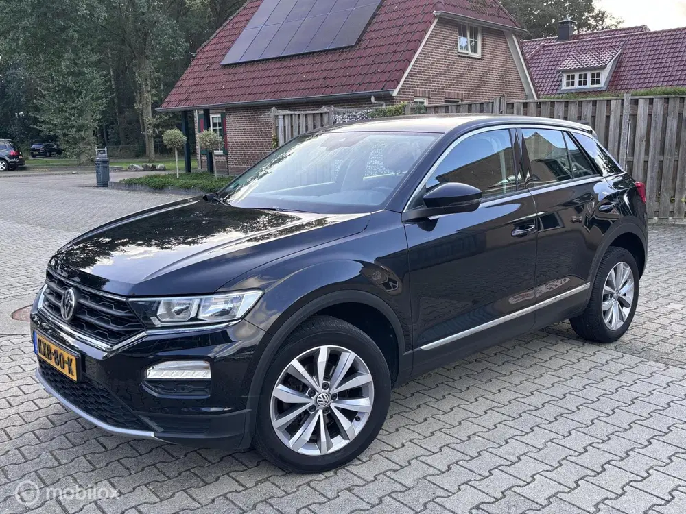 Volkswagen T-Roc 1.5 TSI Style Busines uit 2019, foto 4