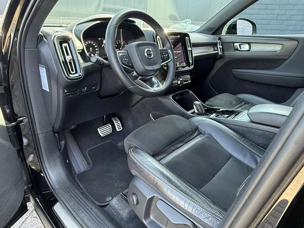 Volvo XC40 1.5 T2 R-Design uit 2022, foto 4