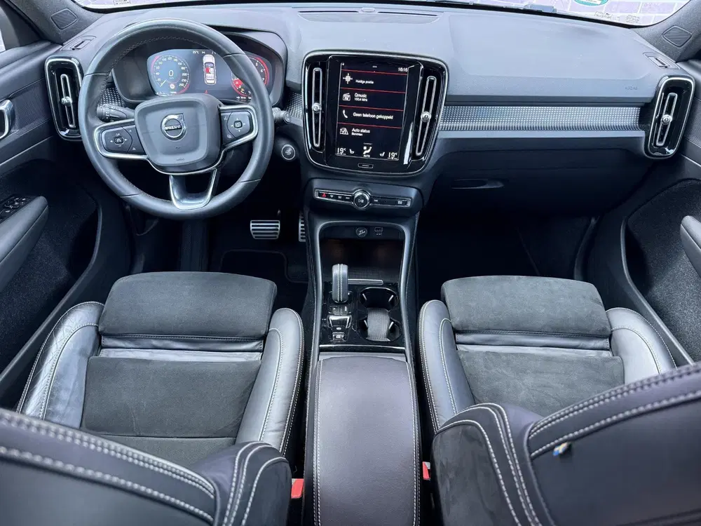 Volvo XC40 1.5 T2 R-Design uit 2022, foto 5