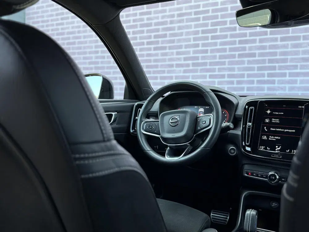 Volvo XC40 1.5 T2 R-Design uit 2022, foto 7
