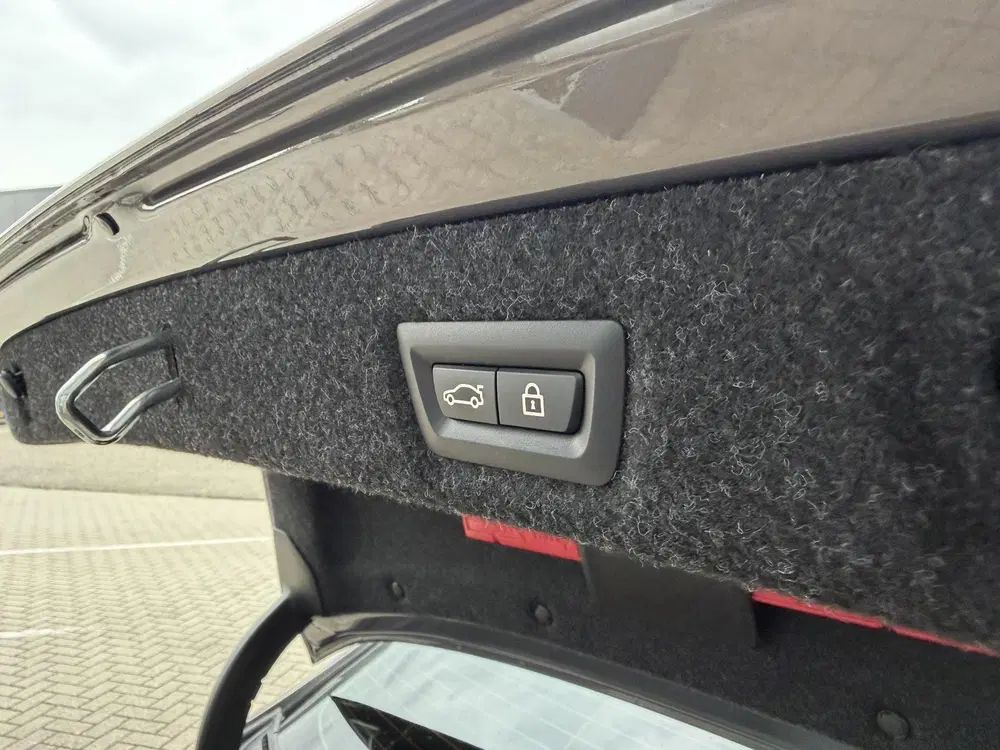 BMW M5 uit 2020, foto 13