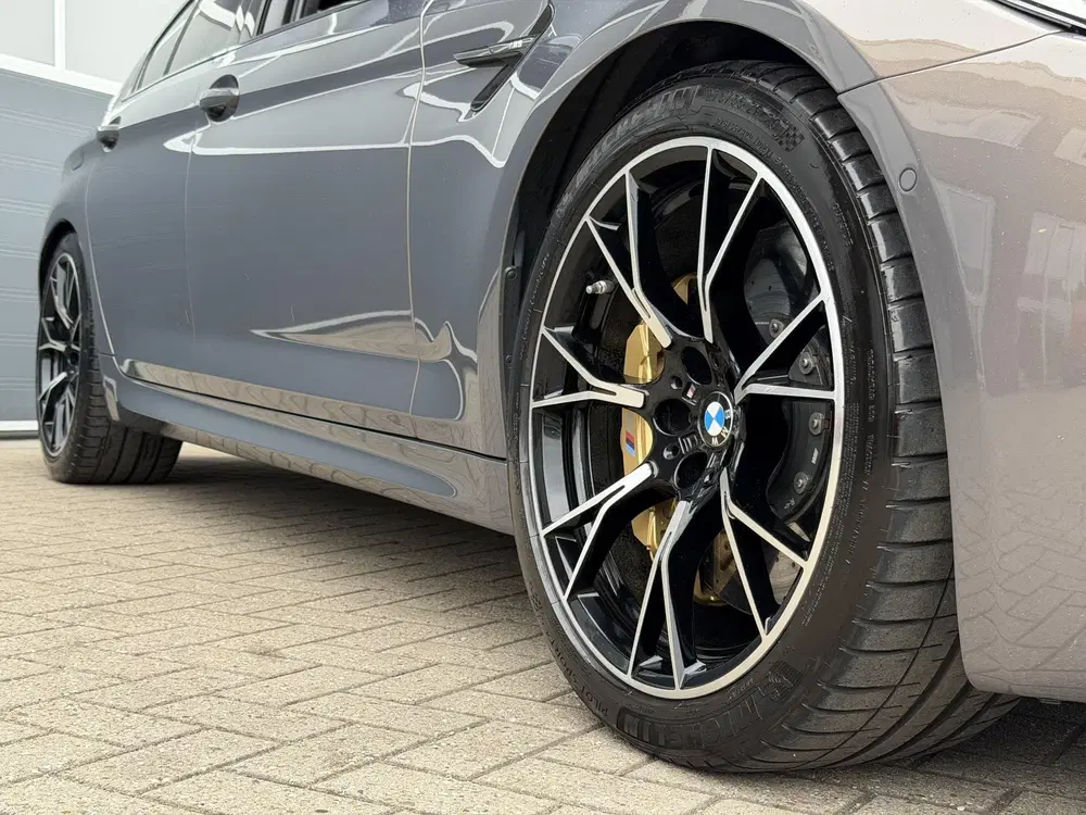 BMW M5 uit 2020, foto 5