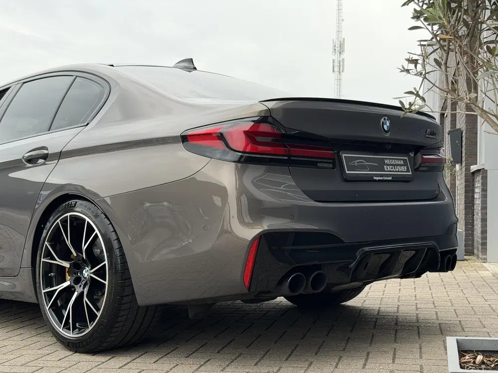 BMW M5 uit 2020, foto 9