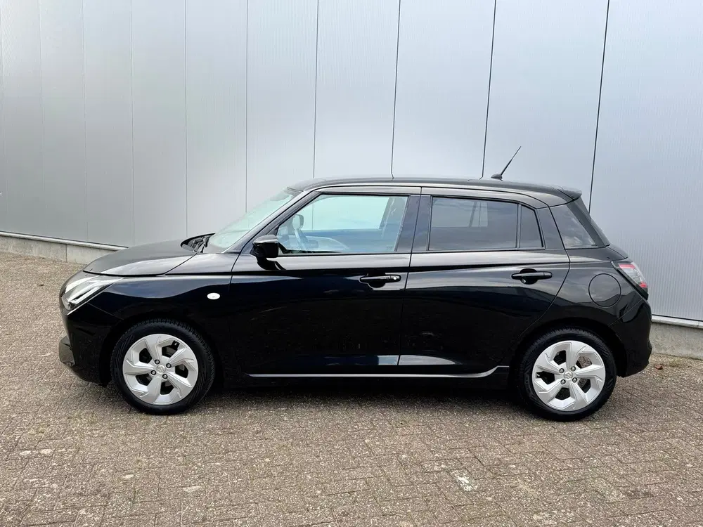 Suzuki Swift 1.2 Smart Hybrid 83pk CVT 2025 Zwart uit 2025, foto 2