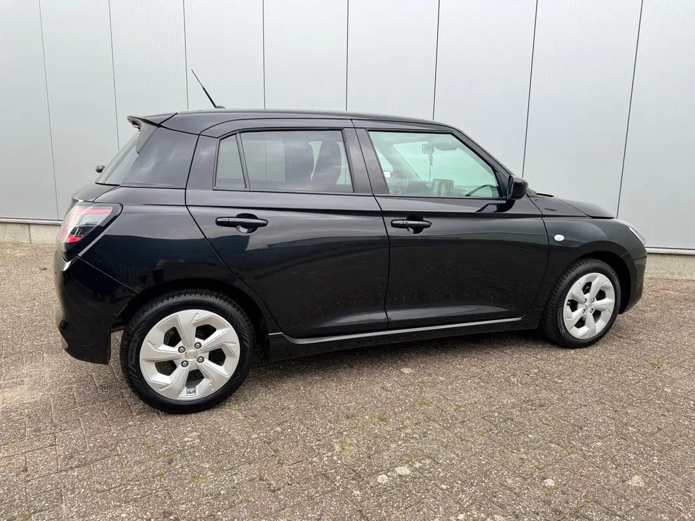 Suzuki Swift 1.2 Smart Hybrid 83pk CVT 2025 Zwart uit 2025, foto 3