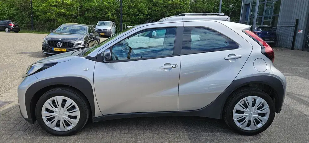 Toyota Aygo X 1.0 VVT-i AUTOMAAT ACC Camera Carplay veel uit 2022, foto 2