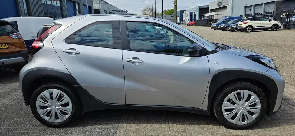 Toyota Aygo X 1.0 VVT-i AUTOMAAT ACC Camera Carplay veel uit 2022, foto 3