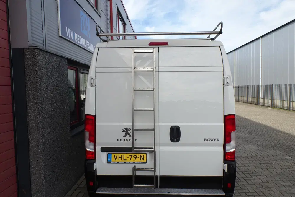Peugeot Boxer 435 2.2 BlueHDi 140 L3H2 Zwaar Premium DC uit 2020, foto 14