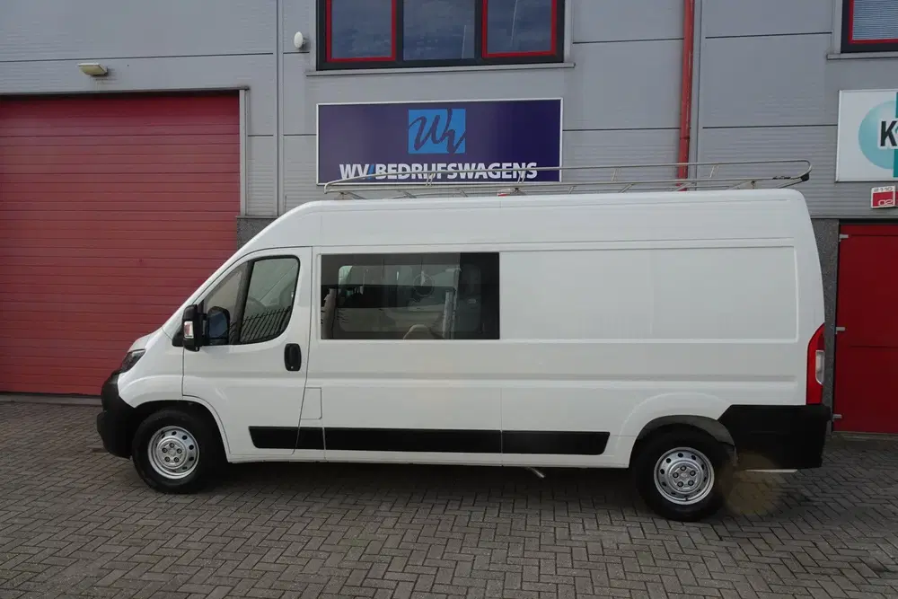 Peugeot Boxer 435 2.2 BlueHDi 140 L3H2 Zwaar Premium DC uit 2020, foto 5
