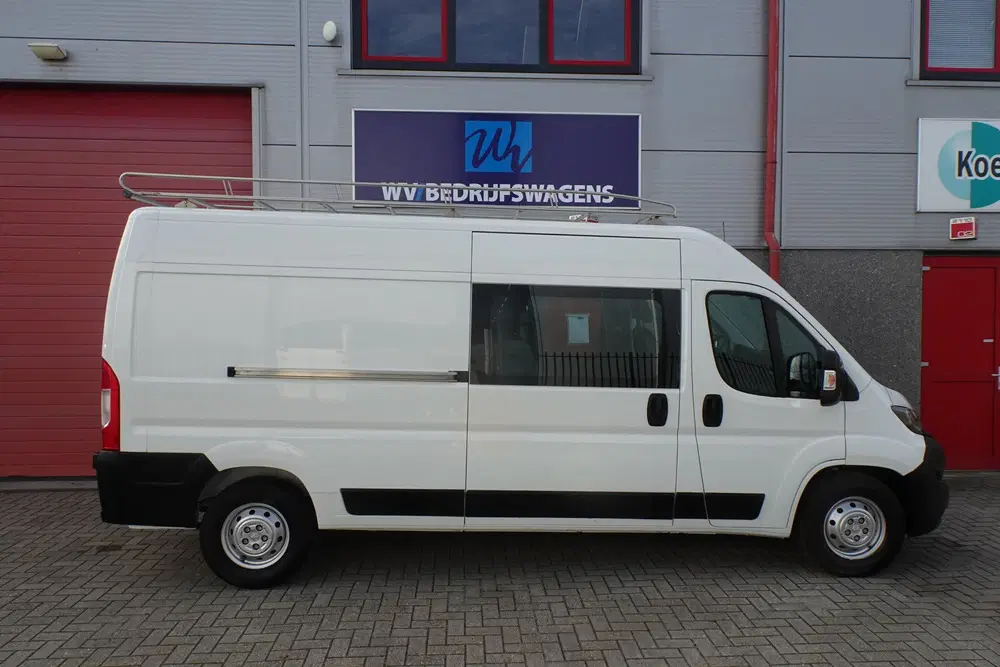Peugeot Boxer 435 2.2 BlueHDi 140 L3H2 Zwaar Premium DC uit 2020, foto 6