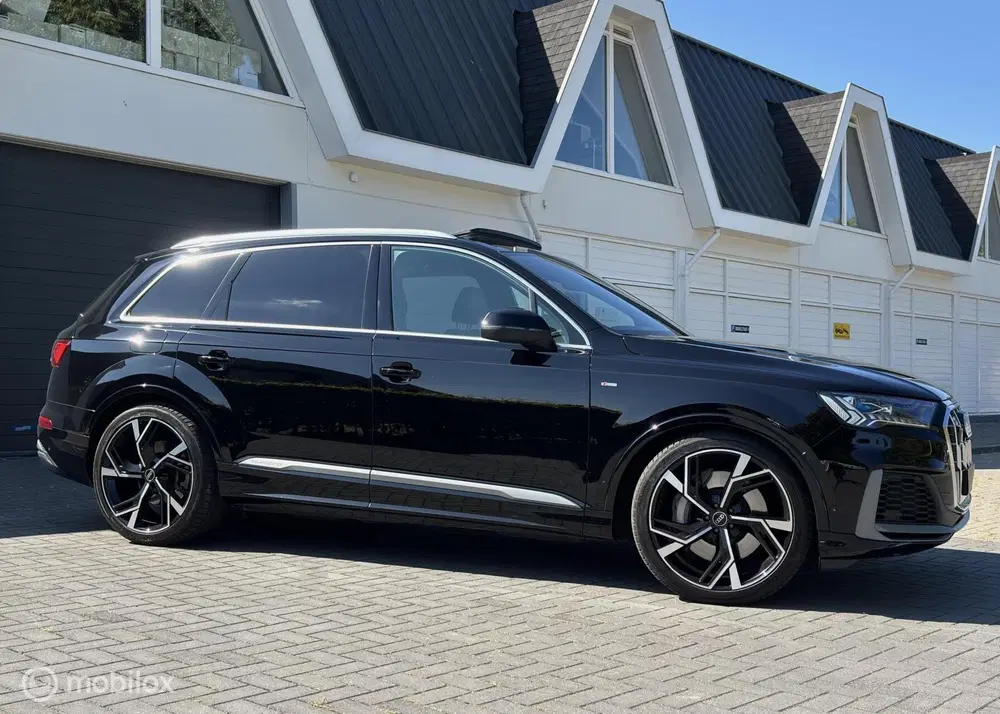 Audi Q7 55 TFSI e quattro S-Line Pano 22inch laser uit 2021, foto 3